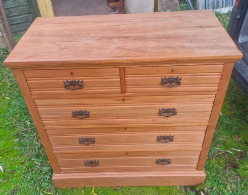 EDWARDIAN SATIN WALNUT CHEST OF DRAWERS BY HEALS - ADDITIONAL PHOTO 7
