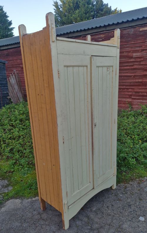 USEFUL PAINTED 2 DOOR HOUSEKEEPERS CUPBOARD - ADDITIONAL PHOTO 5