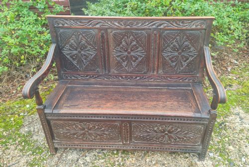 CARVED OAK HALL SEAT WITH LIFT UP LID - ADDITIONAL PHOTO 4
