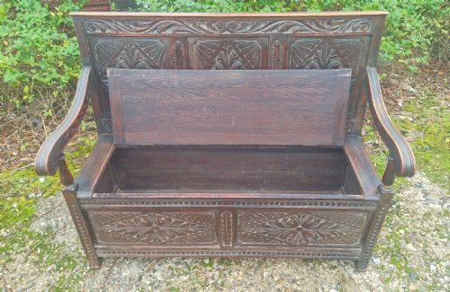 CARVED OAK HALL SEAT WITH LIFT UP LID - ADDITIONAL PHOTO 5