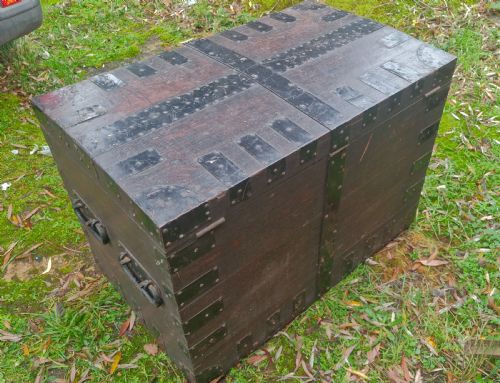 GOOD SIZED MID 19TH CENTURY OAK SILVER CHEST - ADDITIONAL PHOTO 1