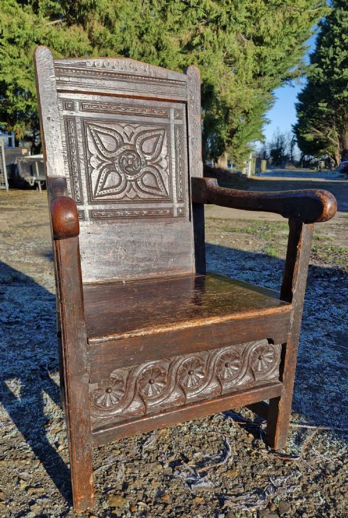 ANTIQUE CHILD'S WAINSCOT ARMCHAIR - ADDITIONAL PHOTO 3
