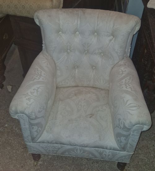 EDWARDIAN WOODSTOCK STYLE UPHOLSTERED ARMCHAIR OF GOOD SIZE - ADDITIONAL PHOTO 14