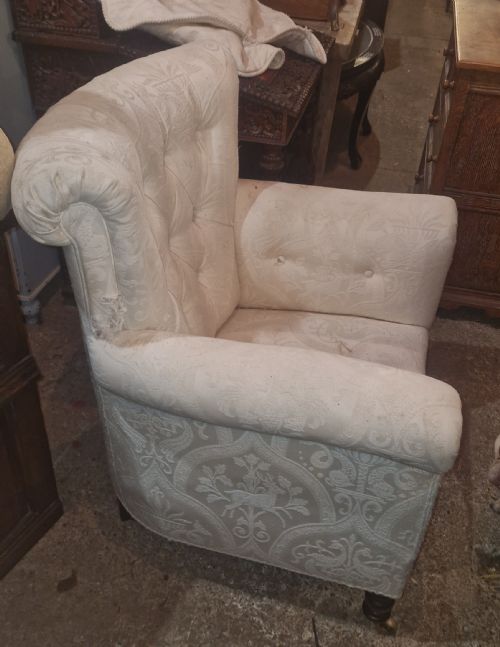 EDWARDIAN WOODSTOCK STYLE UPHOLSTERED ARMCHAIR OF GOOD SIZE - ADDITIONAL PHOTO 17