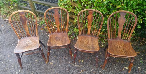 Good Set of 4 Original Thames Valley Windsor Chairs.