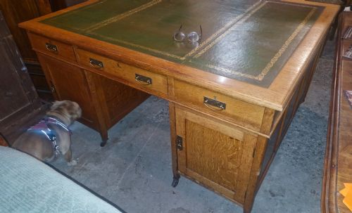 LARGE LIGHT OAK PEDESTAL PARTNERS DESK IN THE STYLE OF HEALS - ADDITIONAL PHOTO 1