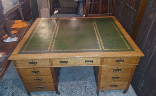 LARGE LIGHT OAK PEDESTAL PARTNERS DESK IN THE STYLE OF HEALS - ADDITIONAL PHOTO 6