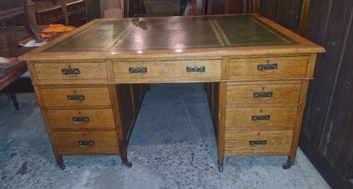 LARGE LIGHT OAK PEDESTAL PARTNERS DESK IN THE STYLE OF HEALS - ADDITIONAL PHOTO 8