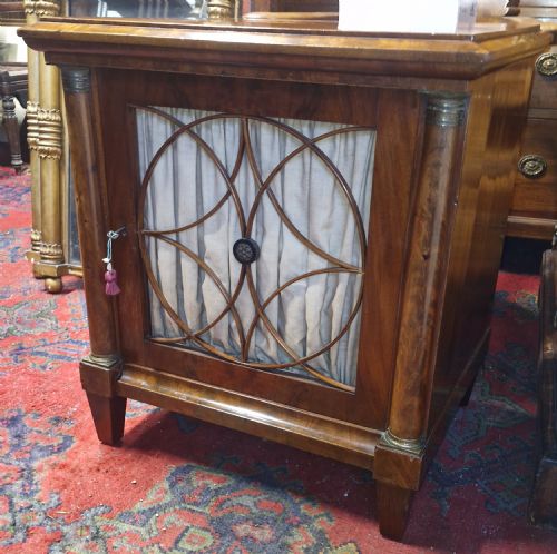 EARLY VICTORIAN MAHOGANY SINGLE DOOR SIDE CABINET - ADDITIONAL PHOTO 10