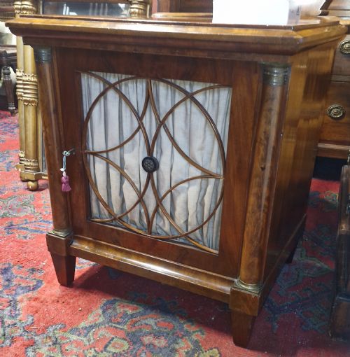 EARLY VICTORIAN MAHOGANY SINGLE DOOR SIDE CABINET - ADDITIONAL PHOTO 11