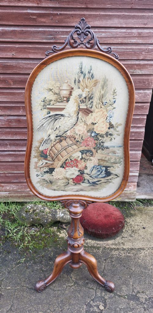 MID 19TH CENTURY WALNUT NEEDLEWORK FIRE SCREEN