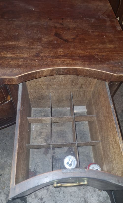 LATE GEORGIAN SERPENTINE FRONT DINING ROOM SIDEBOARD - ADDITIONAL PHOTO 1