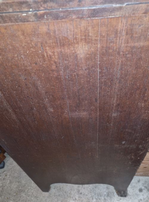 NEAT AND PRACTICAL REGENCY MAHOGANY BOW FRONT CHEST OF DRAWERS - ADDITIONAL PHOTO 2