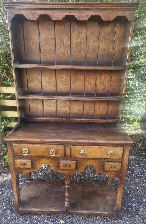 Dinky Little Ipswich Oak Dresser.