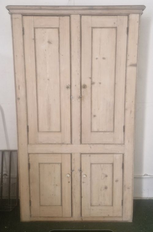 19TH SWEDISH PINE HOUSEKEEPERS CUPBOARD