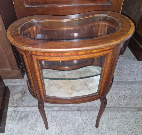 EDWARDIAN INLAID MAHOGANY KIDNEY SHAPED BIJOUTERIE DISPLAY CABINET - ADDITIONAL PHOTO 1