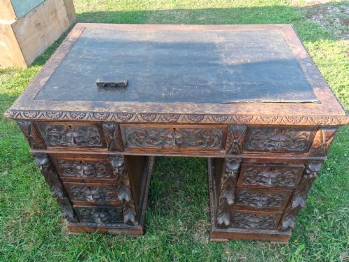 CARVED OAK DESK - ADDITIONAL PHOTO 4
