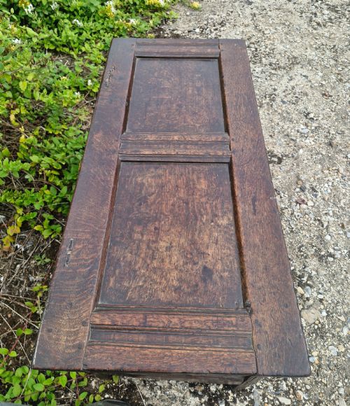EARLY 18TH CENTURY OAK PANELLED COFFER CHEST - ADDITIONAL PHOTO 3