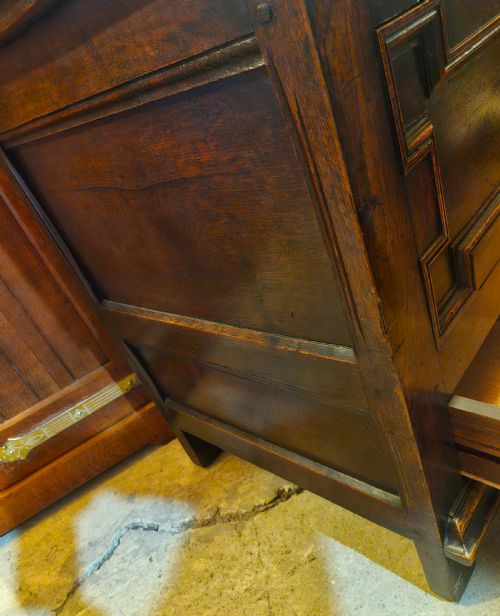 GEORGIAN PANELLED OAK MULE CHEST - ADDITIONAL PHOTO 6