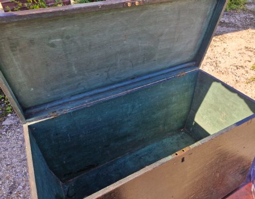 EARLY 19TH CENTURY GREEN PAINTED OAK COACHING TRUNK - ADDITIONAL PHOTO 7