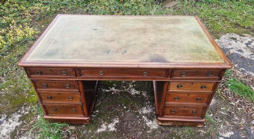 Large Victorian Oak Kneehole Pedestal Writing Desk.