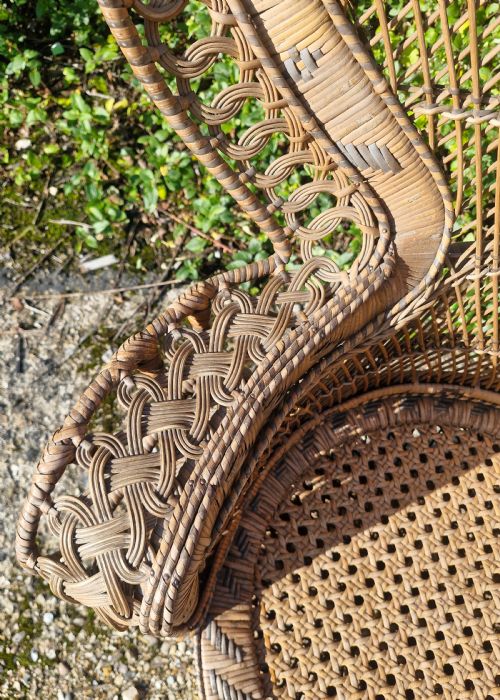 GOOD ANGLO INDIAN CANE PEACOCK CHAIR - ADDITIONAL PHOTO 3
