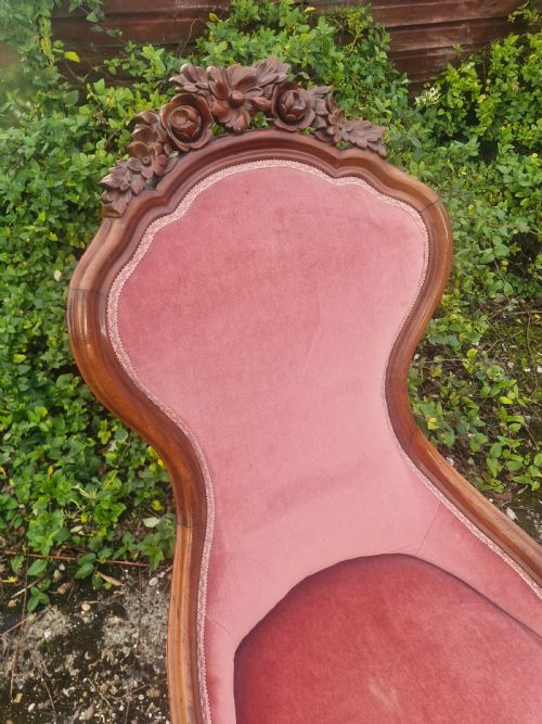 LATE VICTORIAN MAHOGANY NURSING CHAIR - ADDITIONAL PHOTO 3