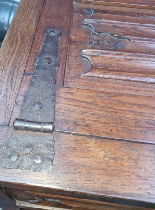 EARLY 20TH GOTHIC OAK 2 DOOR HALL WARDROBE - ADDITIONAL PHOTO 13