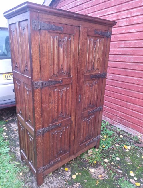 EARLY 20TH GOTHIC OAK 2 DOOR HALL WARDROBE - ADDITIONAL PHOTO 9