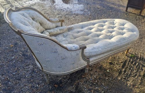 EARLY 20TH CENTURY GILT DECORATED DAY BED - ADDITIONAL PHOTO 9