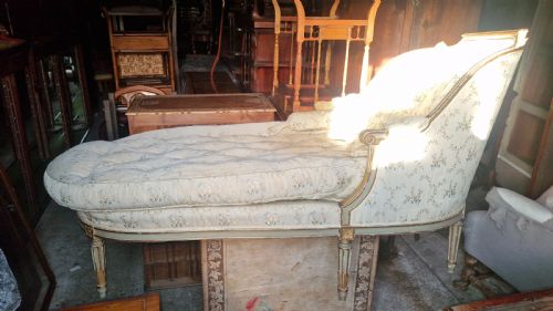 EARLY 20TH CENTURY GILT DECORATED DAY BED - ADDITIONAL PHOTO 14