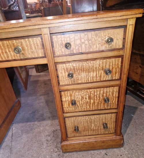 VICTORIAN ASH AND HUNGARIAN ASH KNEEHOLE PEDESTAL WRITING DESK - ADDITIONAL PHOTO 4