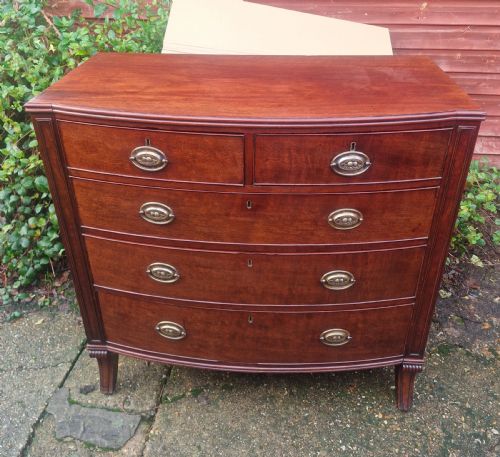 REGENCY MAHOGANY BOW FRONT CHEST OF DRAWERS WITH SABRE FRONT LEGS - ADDITIONAL PHOTO 2