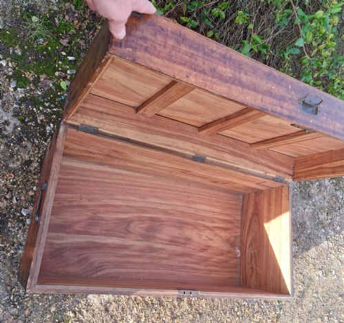 CAMPHOR WOOD TRAVELLING TRUNK - ADDITIONAL PHOTO 4
