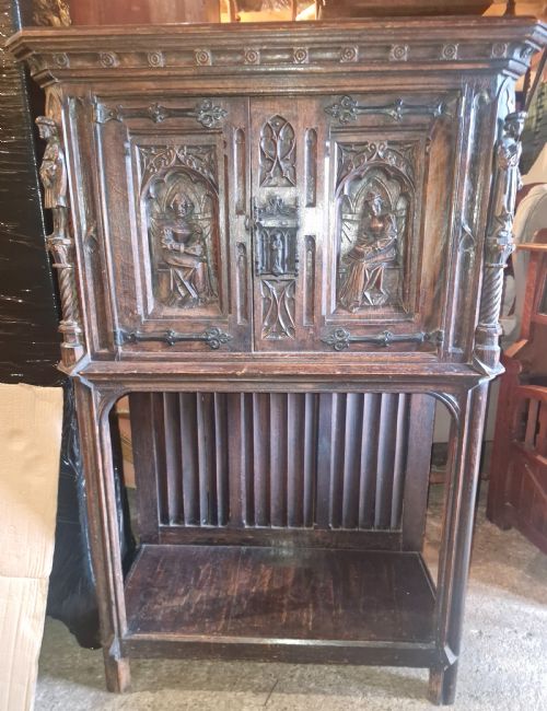 VICTORIAN CARVED OAK GOTHIC REVIVAL HALL CUPBOARD - ADDITIONAL PHOTO 8