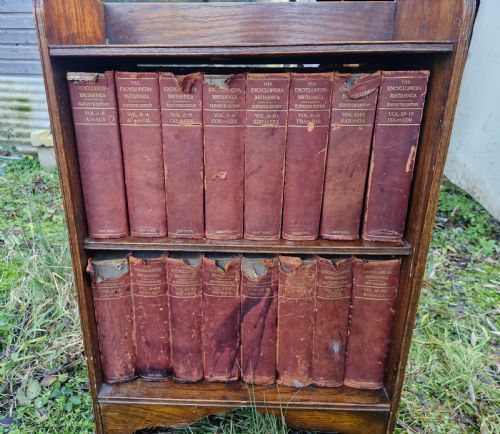 SET OF ENCYCLOPEDIA BRITANNICA 1910 1911 IN ORIGINAL BOOKCASE - ADDITIONAL PHOTO 1