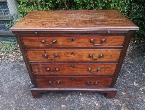 GEORGIAN MAHOGANY BACHELOR'S CHEST WITH BRUSHING SLIDE - ADDITIONAL PHOTO 10