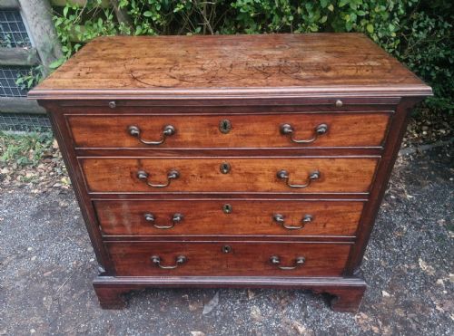 GEORGIAN MAHOGANY BACHELOR'S CHEST WITH BRUSHING SLIDE - ADDITIONAL PHOTO 11