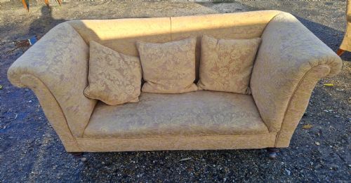 LATE VICTORIAN UPHOLSTERED 2 SEATER SOFA IN THE STYLE OF HOWARD - ADDITIONAL PHOTO 7
