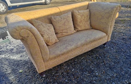 LATE VICTORIAN UPHOLSTERED 2 SEATER SOFA IN THE STYLE OF HOWARD - ADDITIONAL PHOTO 8