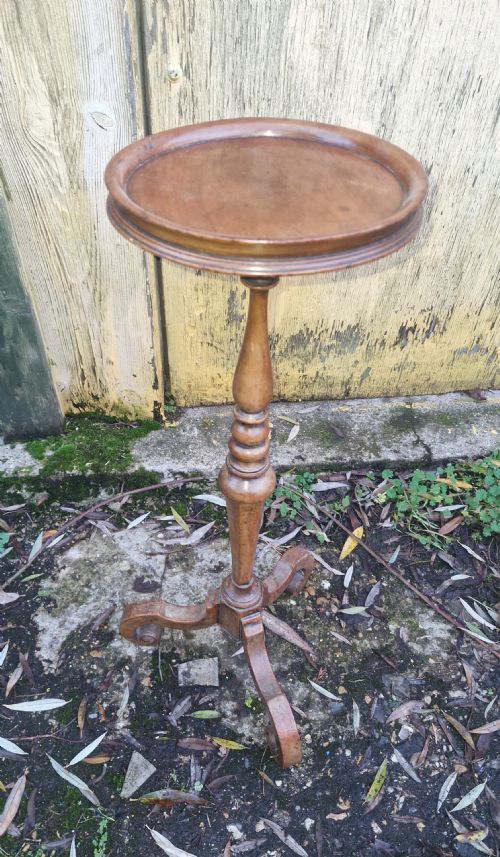 antique walnut candle stand - CATEGORY: ANTIQUE MISCELLANEOUS - DATED 19TH CENTURY
