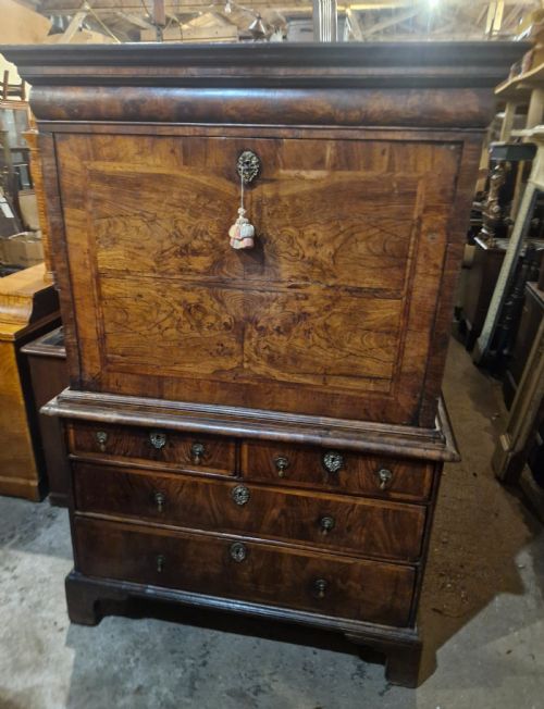 EARLY 18TH CENTURY WALNUT ESCRITOIRE - ADDITIONAL PHOTO 1