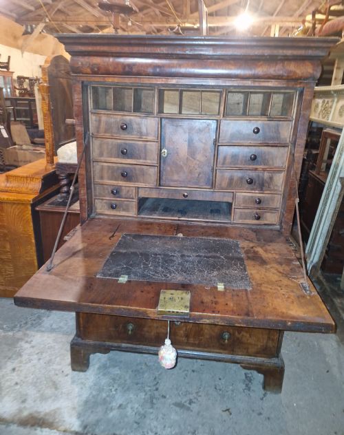 EARLY 18TH CENTURY WALNUT ESCRITOIRE - ADDITIONAL PHOTO 3