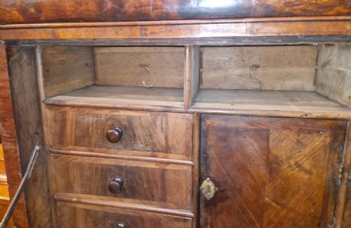 EARLY 18TH CENTURY WALNUT ESCRITOIRE - ADDITIONAL PHOTO 13