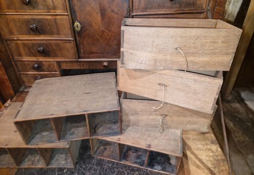 EARLY 18TH CENTURY WALNUT ESCRITOIRE - ADDITIONAL PHOTO 15
