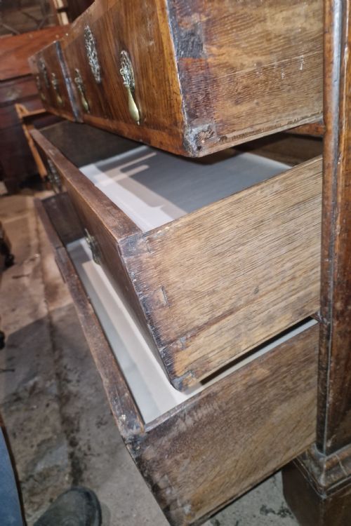 EARLY 18TH CENTURY WALNUT ESCRITOIRE - ADDITIONAL PHOTO 25
