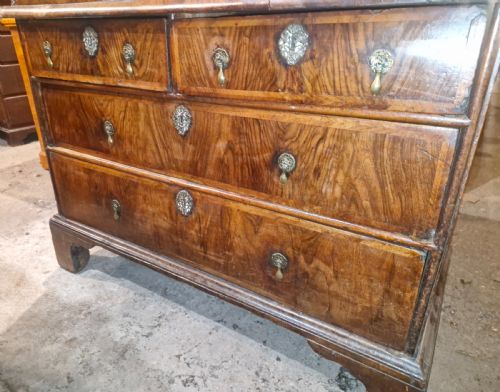 EARLY 18TH CENTURY WALNUT ESCRITOIRE - ADDITIONAL PHOTO 27