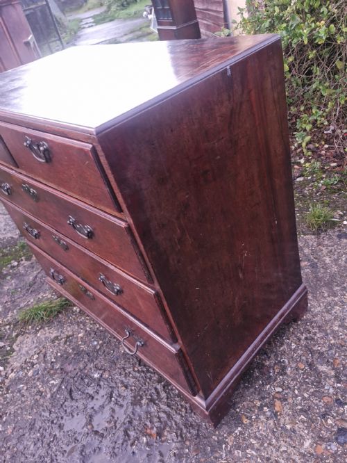 EARLY 18TH RED WALNUT CHEST OF DRAWERS - ADDITIONAL PHOTO 6