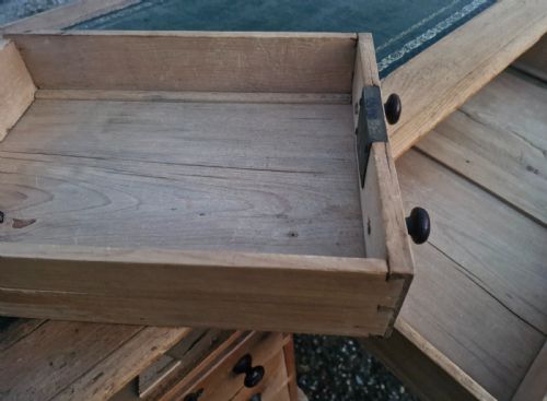 19TH CENTURY PINE KNEEHOLE PEDESTAL WRITING DESK - ADDITIONAL PHOTO 2