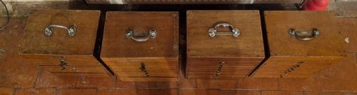 4 EARLY 20TH CENTURY MAHOGANY SPECIMEN CHESTS WITH CARRYING HANDLES - ADDITIONAL PHOTO 8